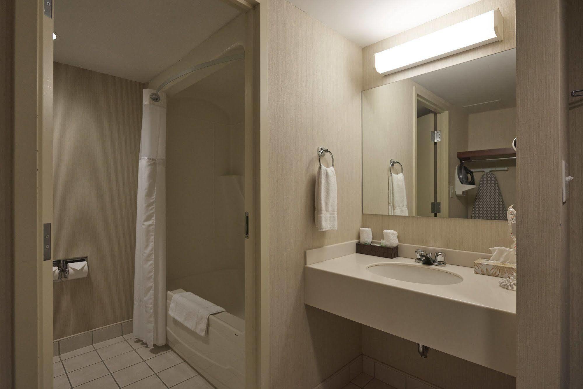 Capital Hotel St. John's Dış mekan fotoğraf